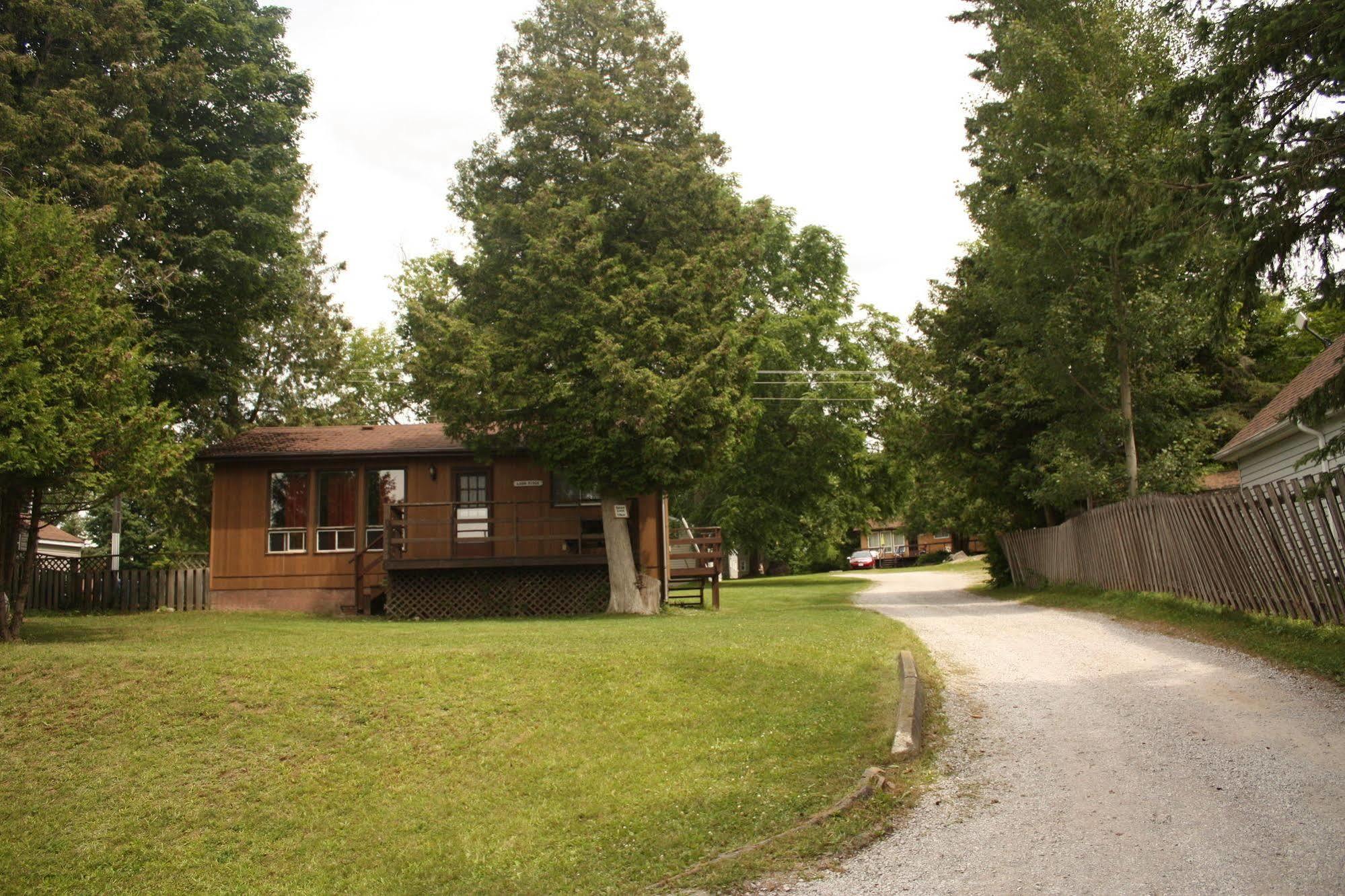 Lake Dalrymple Resort Lagoon City Exterior photo