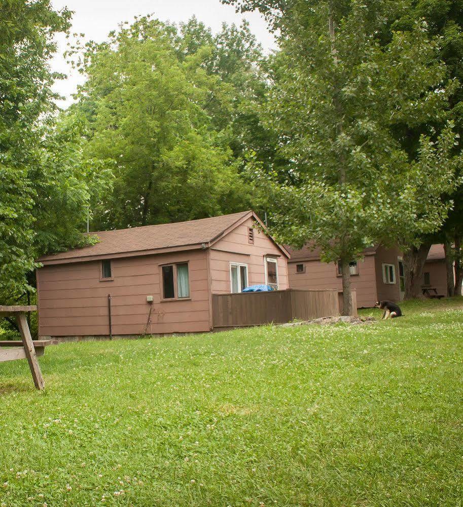 Lake Dalrymple Resort Lagoon City Exterior photo
